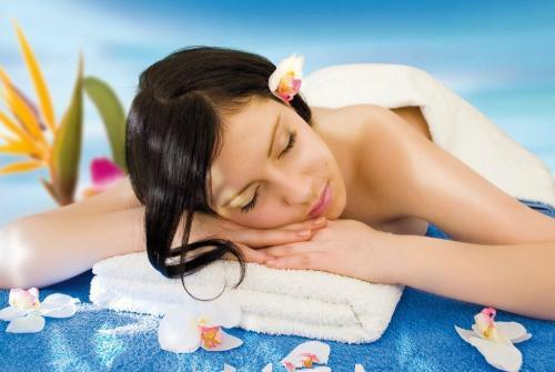 Unlock the Secrets of Wellness: Exploring the Transformative Power of Essential Oils and Spa Experiences
