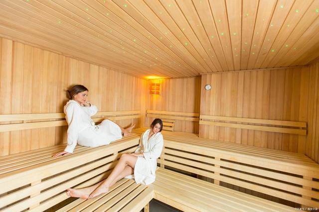 The History and Benefits of Sweat Steaming