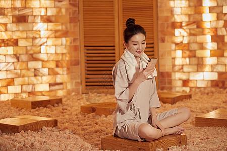 Sweat Steaming and Wellness Seminars: Harnessing the Power of Perspiration for Health