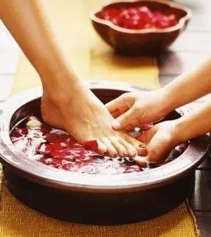 Foot Therapy and Beauty: A Comprehensive Guide to Health and Radiance