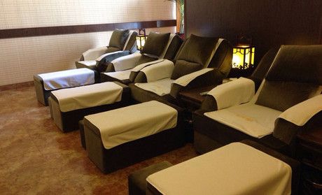 The Holistic Approach to Foot Therapy and Beauty: Unlocking the Secrets of Wellness