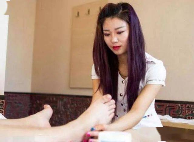 足部按摩：舒缓疲劳，促进健康