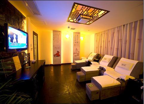 Unlock the Secrets of Longevity: Mastering the Art of Acupressure Massage