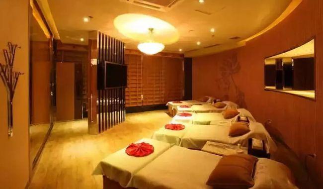 The Benefits of Foot Massage: A Comprehensive Guide to the Health Benefits of Visiting a Foot Massage Parlor