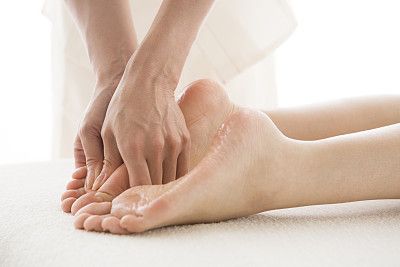The Comprehensive Guide to Improving Varicose Veins in Feet Through Natural Methods