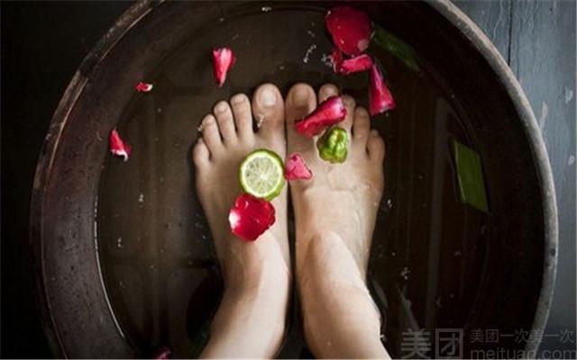 The Soothing Art of Foot Soaking: Unlocking the Secrets to Holistic Well-being