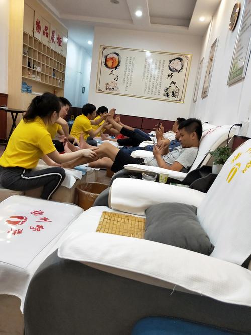 The Benefits of Reflexology Shoes in Holistic Wellness