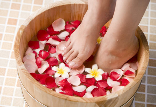 Unlocking the Secrets of Holistic Health: How Foot Reflexology Certification Can Transform Your Well-Being